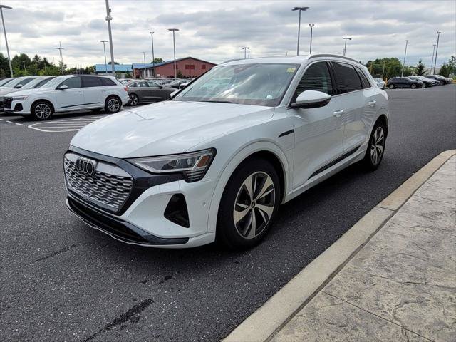 Certified 2024 Audi Q8 e-tron Premium Plus w/ Premium Plus Package AWD/4WD image 9