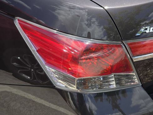 Used 2011 Honda Accord EX-L image 9