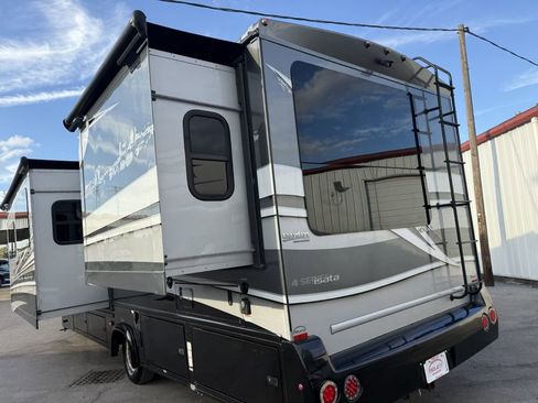Used 2017 Ford E-450 and Econoline 450 Super Duty w/ Motorhome Prep Package RWD image 31