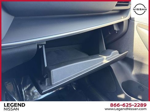 Used 2023 Nissan Rogue S image 31