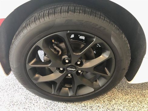 Used 2025 Chrysler Pacifica Limited image 18