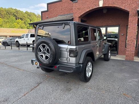 Used 2018 Jeep Wrangler Unlimited Sport S image 14
