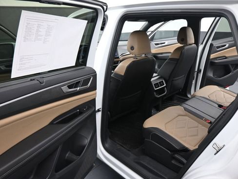 Used 2024 Volkswagen Atlas Cross Sport SE AWD/4WD image 41