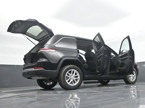 Used 2024 Jeep Grand Cherokee Laredo X AWD/4WD image 69