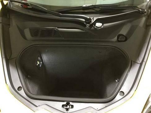 Used 2025 Chevrolet Corvette Stingray Preferred Cpe w/ Z51 Performance Package RWD image 33