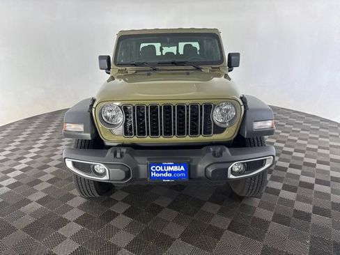 Used 2026 Jeep Gladiator Sport AWD/4WD image 3