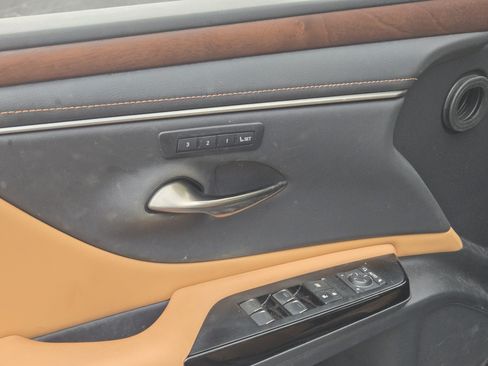Certified 2024 Lexus ES 350 w/ Premium Package FWD image 13