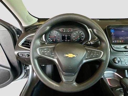 Used 2024 Chevrolet Malibu LT FWD image 11