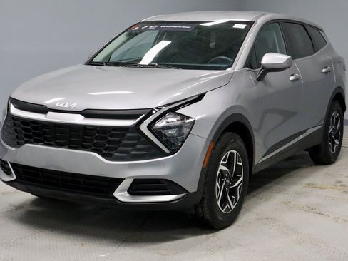 Used 2023 Kia Sportage LX image 7