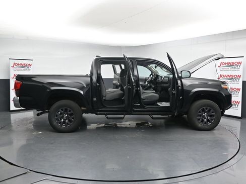 Used 2023 Toyota Tacoma SR5 AWD/4WD image 41
