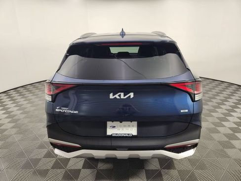 Used 2023 Kia Sportage EX AWD/4WD image 4