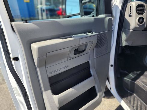 Used 2018 Ford E-350 and Econoline 350 Super Duty w/ Power Windows & Locks Group RWD image 12