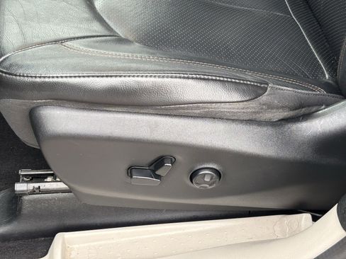 Used 2018 Chrysler Pacifica Touring-L image 18