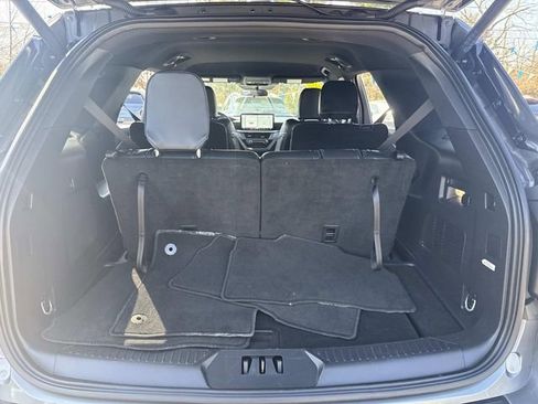 Used 2025 Ford Explorer ST-Line image 8