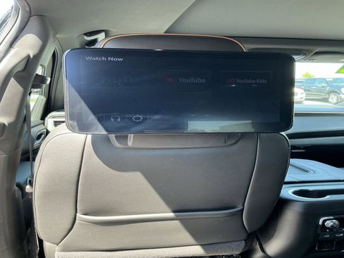 Used 2022 GMC Yukon XL AT4 w/ AT4 Premium Plus Package image 28