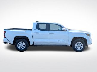 Used 2024 Toyota Tacoma SR5 AWD/4WD video 2