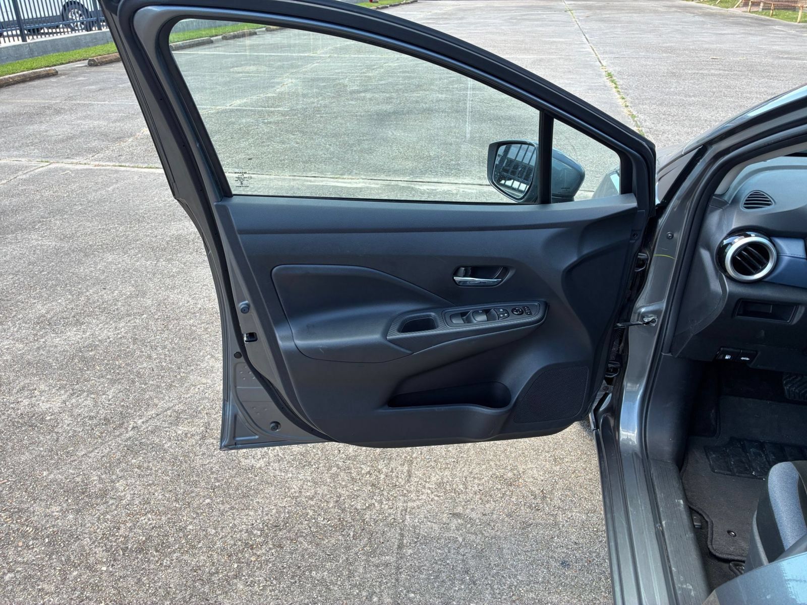 Used 2025 Nissan Versa SV FWD image 18