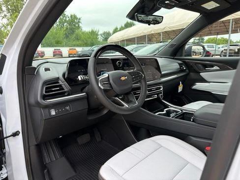 New 2026 Chevrolet Traverse High Country w/ LPO, Floor Liner Package AWD/4WD image 16