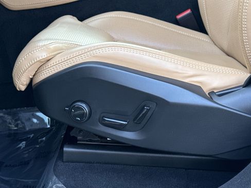 Used 2024 Volvo XC90 B6 Ultimate w/ Protection Package image 14