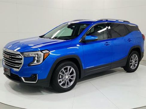 Used 2024 GMC Terrain SLT image 3