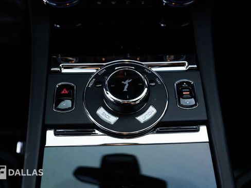 Used 2020 Rolls-Royce Wraith image 28