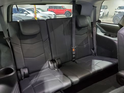 Used 2018 Cadillac Escalade Luxury RWD image 24