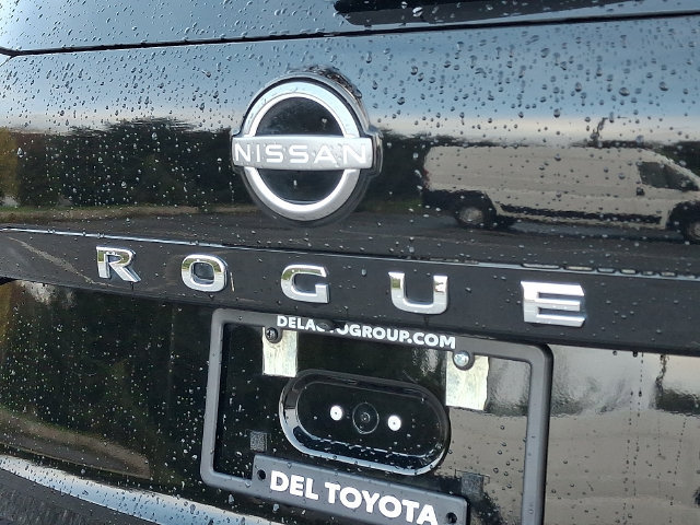 Used 2023 Nissan Rogue S AWD/4WD image 29