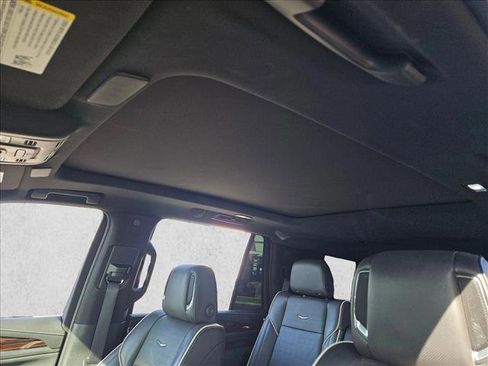 Used 2022 Cadillac Escalade Premium Luxury image 15
