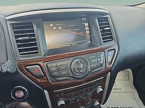 Used 2017 Nissan Pathfinder Platinum w/ Family Entertainment Package image 15