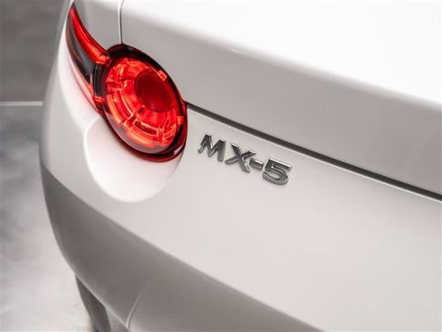 Used 2023 MAZDA MX-5 Miata Grand Touring RWD image 39