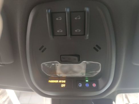 New 2025 Chevrolet Trax RS w/ Sunroof Package image 23