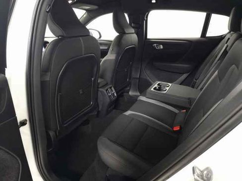 Certified 2023 Volvo C40 Recharge Core w/ Climate Package image 33