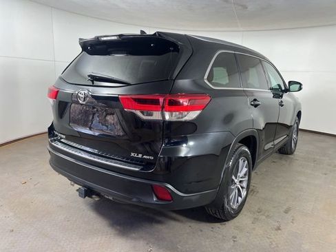 Used 2019 Toyota Highlander XLE image 7