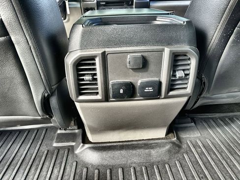 Used 2017 Ford F250 XLT w/ XLT Premium Package image 23