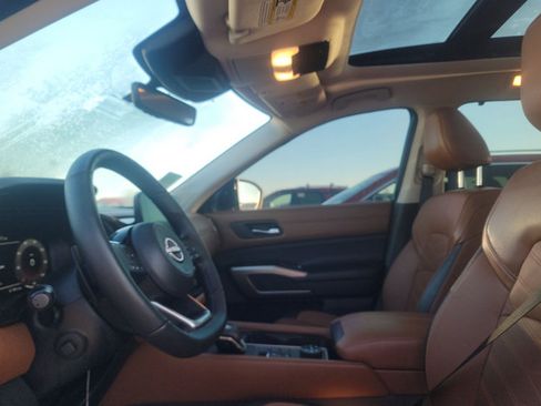 Used 2023 Nissan Pathfinder Platinum AWD/4WD image 5