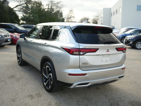 Used 2024 Mitsubishi Outlander AWD image 5