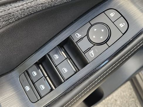 Used 2023 Nissan Rogue SV FWD image 22