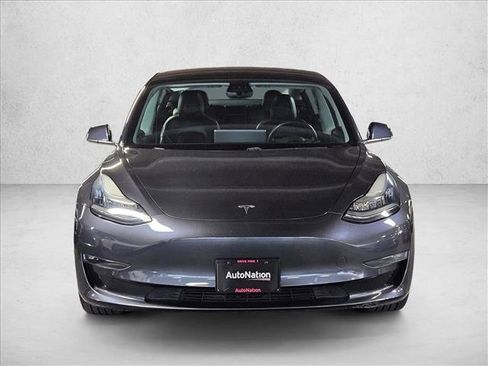 Used 2019 Tesla Model 3 Performance image 2