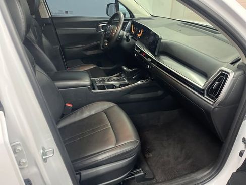 Certified 2024 Kia Sorento S image 29