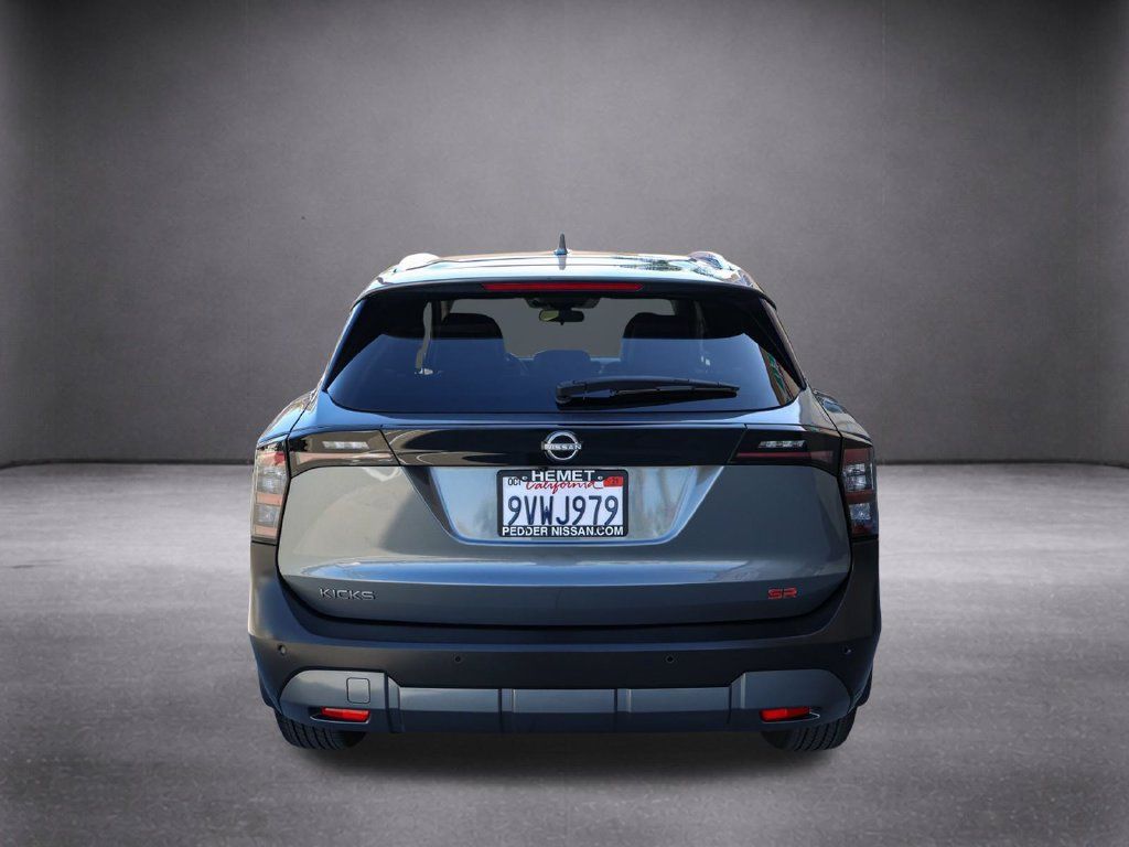 Used 2025 Nissan Kicks SR FWD image 6