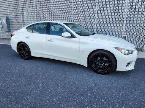 Used 2019 INFINITI Q50 Luxe w/ Essential Package (3.0T Luxe) AWD/4WD image 3