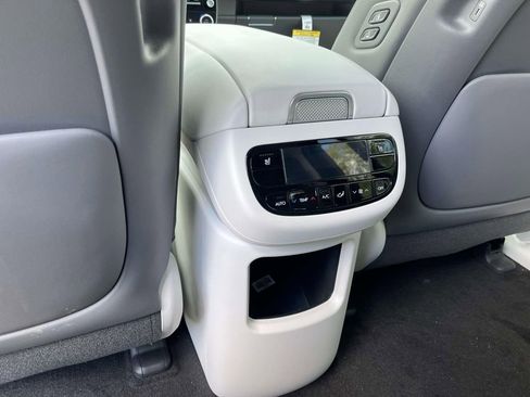 New 2026 Hyundai Ioniq 9 SEL image 22