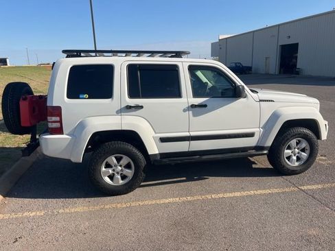 Used 2009 Jeep Liberty Sport w/ Popular Equipment Group image 6