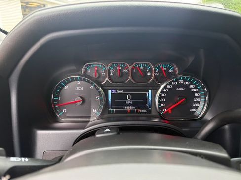 Used 2018 GMC Sierra 1500 SLT w/ SLT Preferred Package AWD/4WD image 18