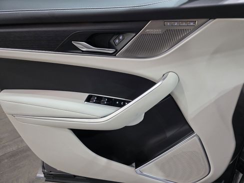 New 2026 Jaguar F-PACE R-Dynamic S image 19