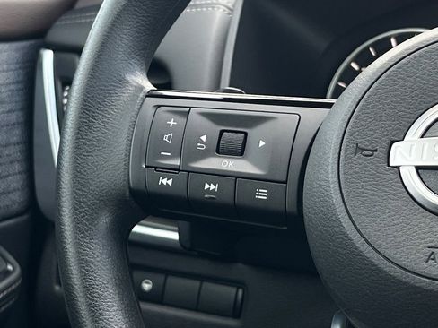 Certified 2023 Nissan Rogue SV FWD image 10