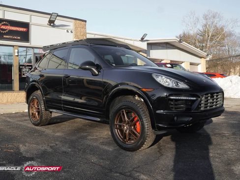 Used 2014 Porsche Cayenne Turbo image 10