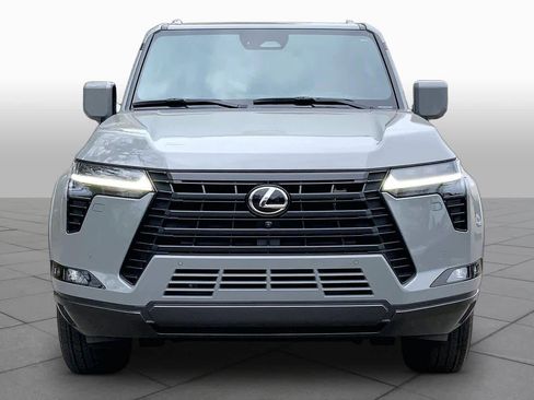 Used 2024 Lexus GX 550 w/ Accessory Package (2T) AWD/4WD image 4