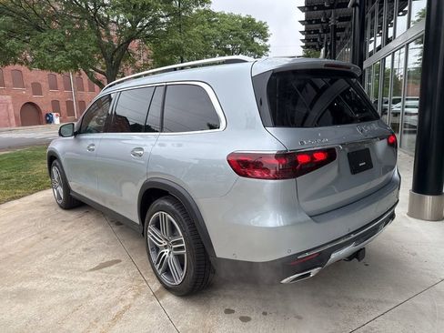 Certified 2025 Mercedes-Benz GLS 450 4MATIC image 6