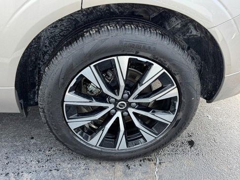 Certified 2025 Volvo XC60 B5 Plus image 8